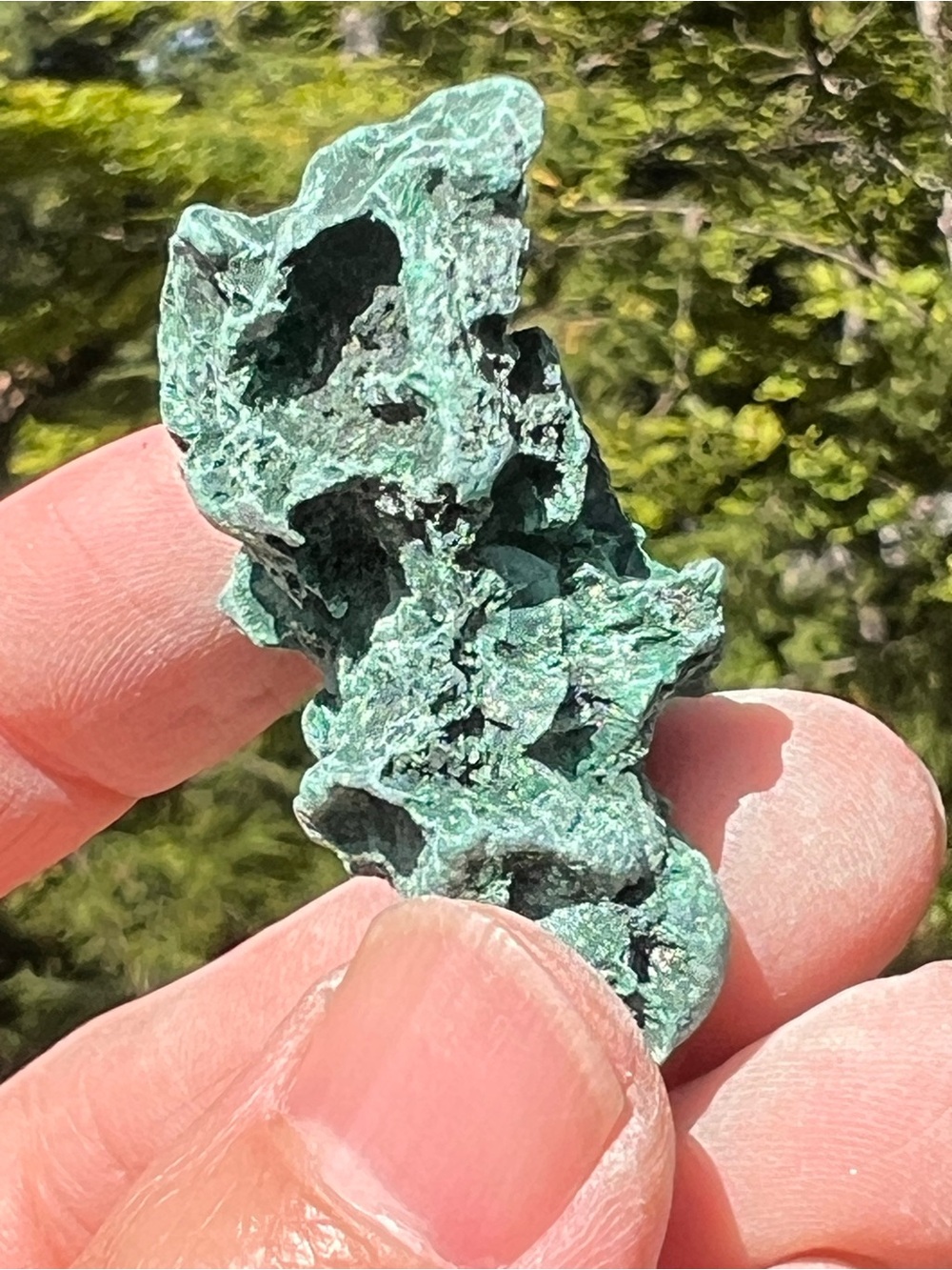 Malachite (19) specimen with stand | Crystal